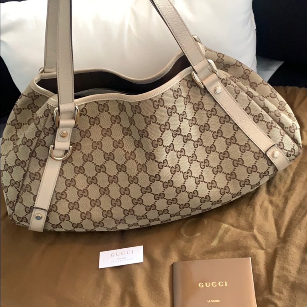 Vintage Authentic  Gucci bad
